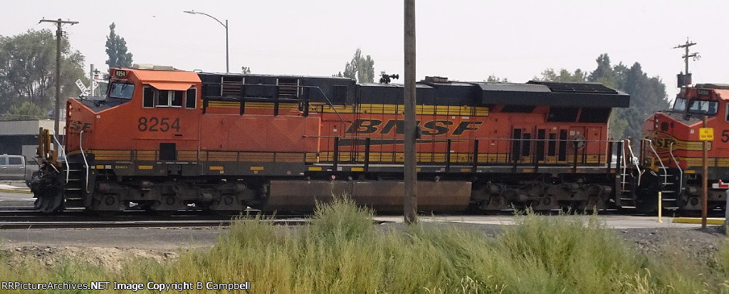 BNSF 8254